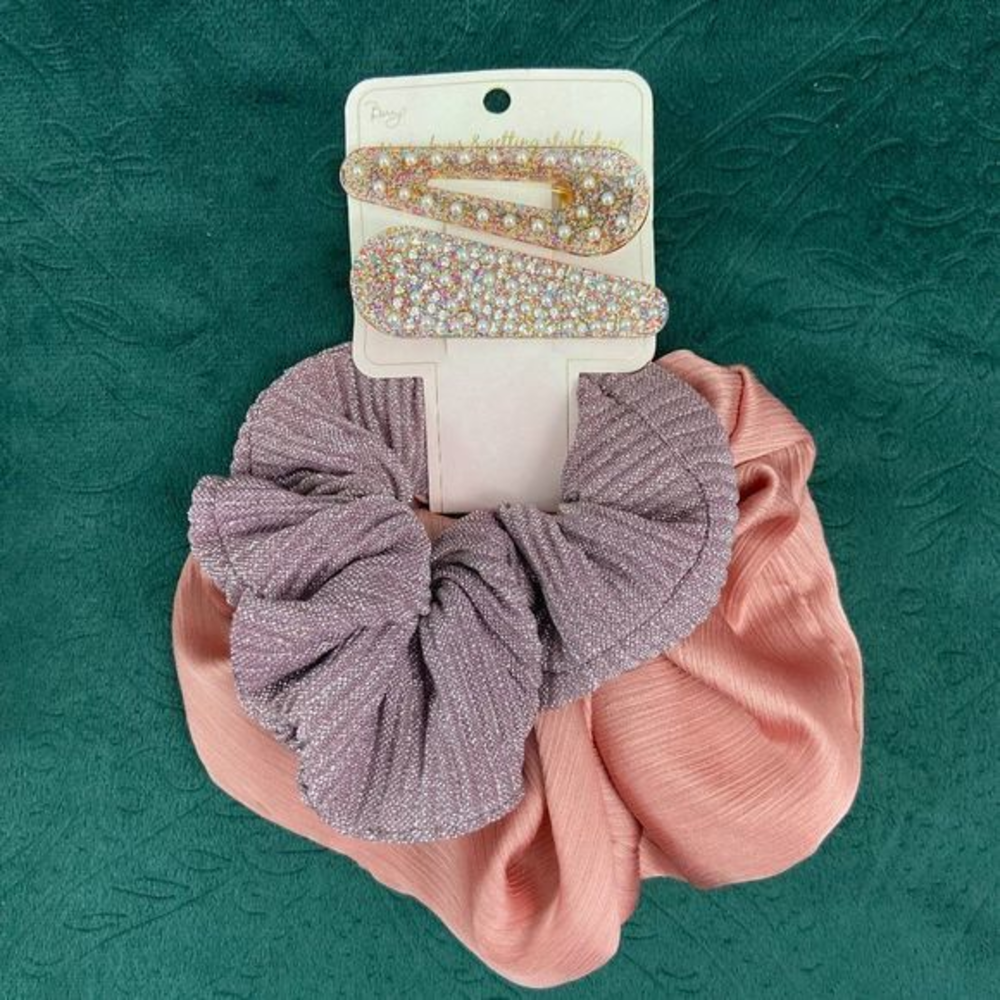 ⭐️4 for‎ 25⭐️ NWT BERRY Scrunchie Hair Clip Set